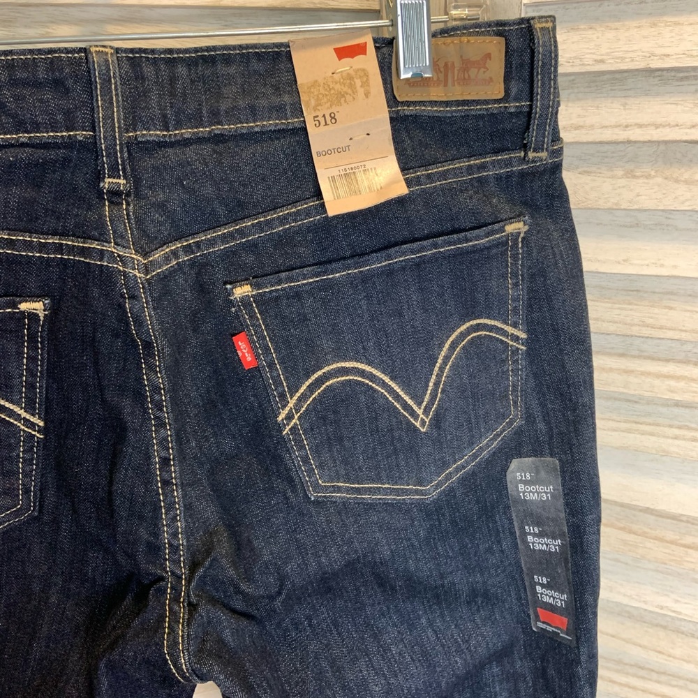 Levi’s Women’s 518 Superlow Dark Wash Low Rise Bootcut Denim Jeans NWT 31 - Picture 9 of 15